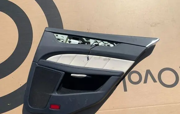 Mercedes-Benz CLS C218 X218 Coupe rear side trim panel 