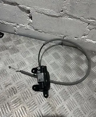 Loading door lock