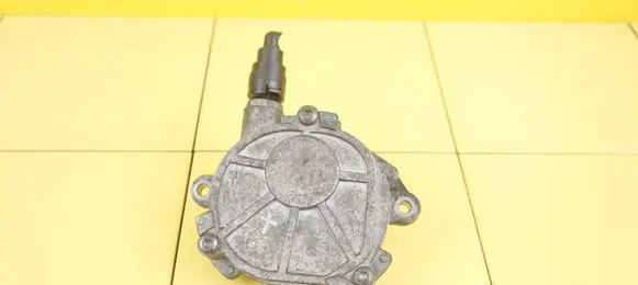 Mercedes-Benz C W204 Vacuum pump A2712301465 271950