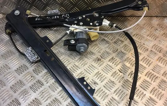 BMW 5 E60 E61 Front door window regulator with motor 7184884