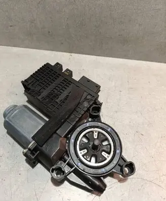 Citroen C4 I Picasso Front door window regulator motor 9682495680 400965D