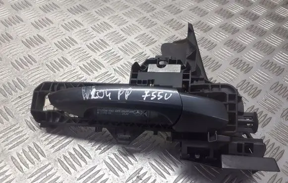 Mercedes-Benz C W204 Front door exterior handle/bracket A2047600834