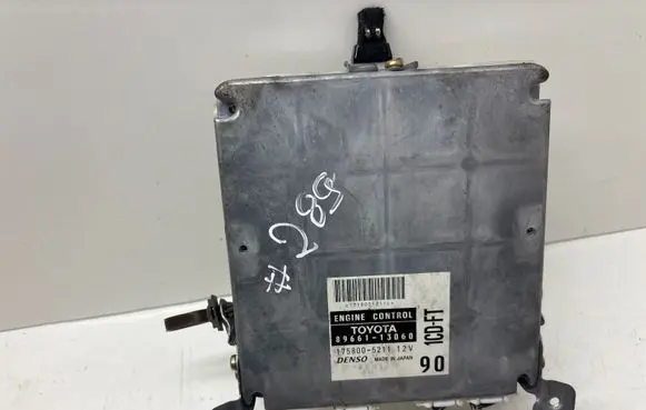 Toyota Corolla Verso E121 Engine control unit/module 8966113060
