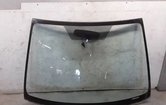 Toyota Yaris Front windscreen/windshield window 