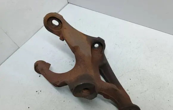 Citroen DS5 Engine mounting bracket 9687262980