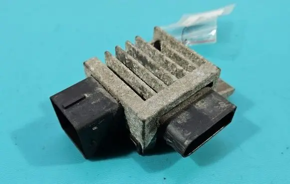 Renault Trafic III (X82) Coolant fan relay 271203982RB IMPRK1545696