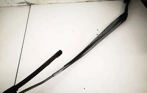 KIA Carens II Front wiper blade arm