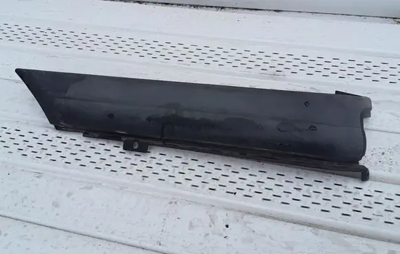 Rear bumper corner part panel trim