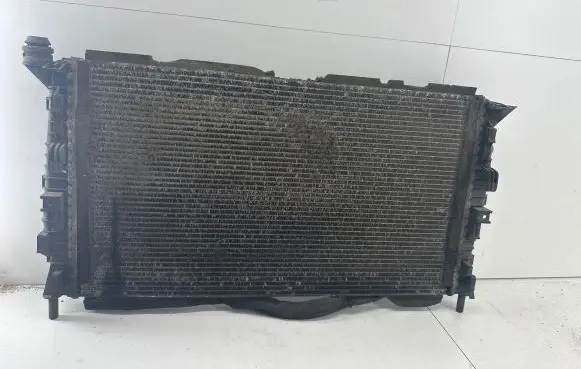 Ford C-MAX I Coolant radiator 3M5H8005TK 08V1S10011 16DFC200420