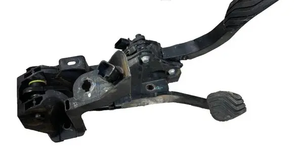 Renault Captur II Pedal assembly 465018876R