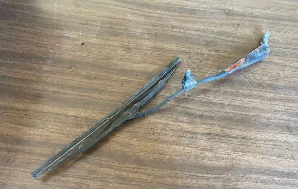 KIA Sorento Rear wiper blade 