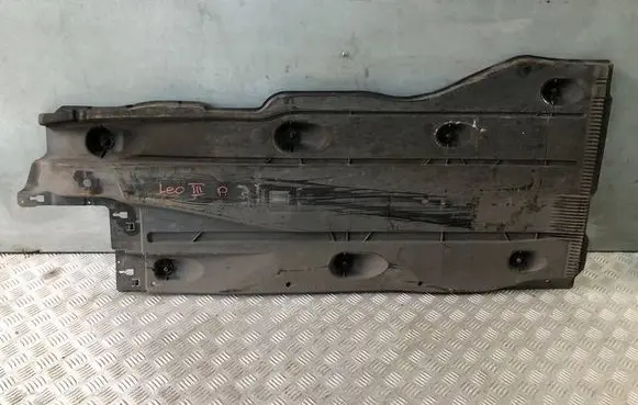 Seat Leon (5F) Side bottom protection 5Q0825202L