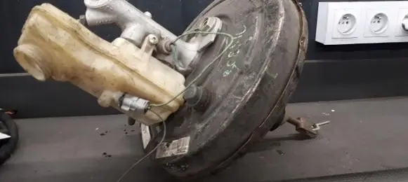 Renault Megane II Brake booster 8200157453