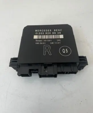 Mercedes-Benz C W203 Door control unit/module 2038206626 351391