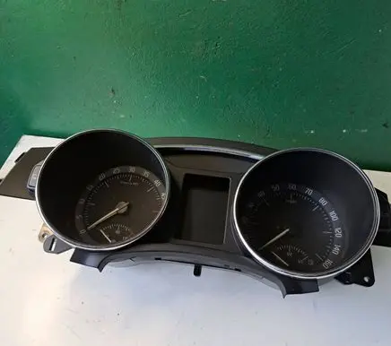 Skoda Superb B6 (3T) Speedometer (instrument cluster) 3T2920941E V0009000 1052503340