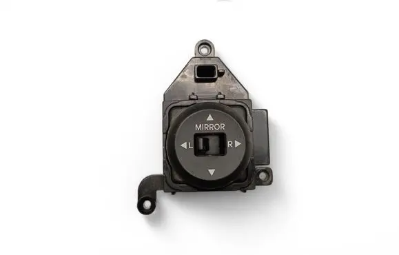 Wing mirror switch