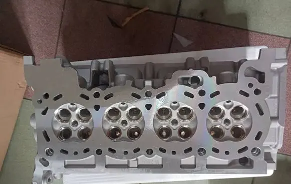 Nissan Note (E12) Engine head 0000