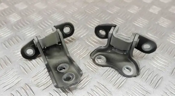 Toyota Yaris XP210 Front door hinge set 6874002050 6872002060