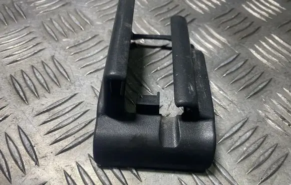 Mercedes-Benz E W211 Front driver seat rail trim 2119190620 70040002