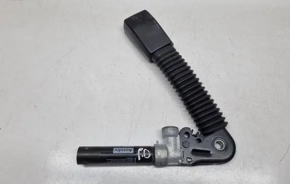 BMW 3 E46 Front seatbelt buckle 7177892