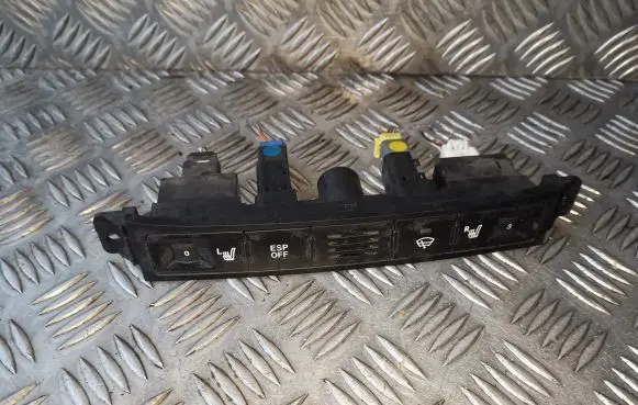 KIA Carnival A set of switches 937004D080 937004D080VAD08 621W05010
