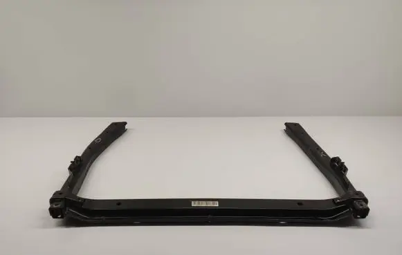 Volvo XC40 Radiator mount bracket P32333099 32333099