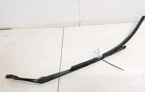 Nissan Qashqai Front wiper blade arm