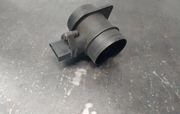 Skoda Octavia Mk1 (1U) Mass air flow meter 038906461B 0281002531
