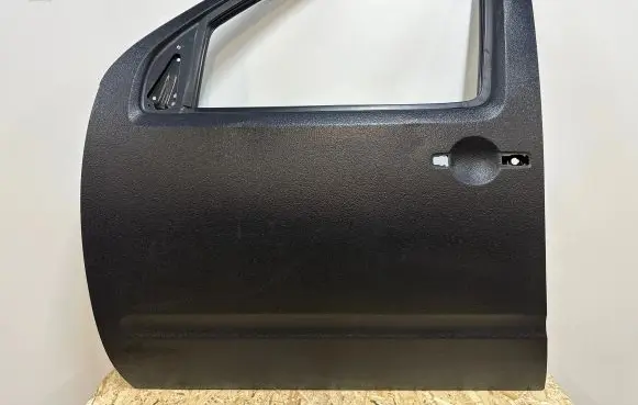 Nissan Navara D40 Front door