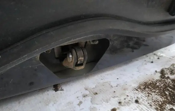 Peugeot 5008 Front door check strap stopper 