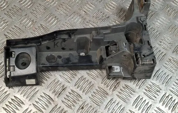 Rear bumper mounting bracket