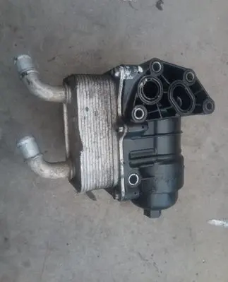 KIA Sorento Oil filter mounting bracket