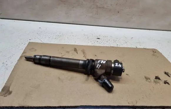 Volvo V70 Fuel injector 0445110078