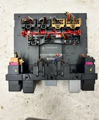 Volkswagen PASSAT B6 Comfort/convenience module 3C8937049E