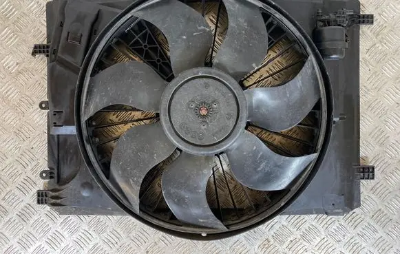Mercedes-Benz E C207 W207 Electric radiator cooling fan A2045000393 0130204134