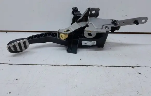 Volvo V40 Brake pedal 31400304