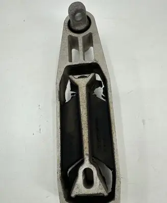 Engine mount bracket