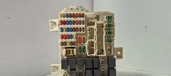 Mitsubishi Colt Fuse box set 8637a020