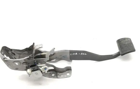 Toyota C-HR I Brake pedal 8951047040