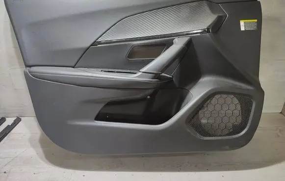 Peugeot 2008 II Front door card panel trim 193307601 98325576ZD 008182G04