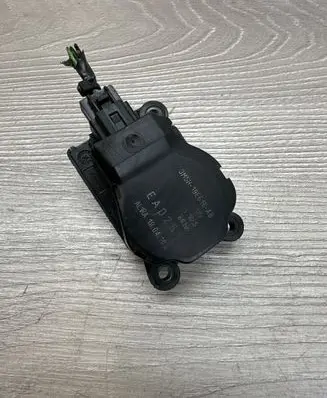 Ford C-MAX I Air flap motor/actuator 3M5H19E616AB EAD251 4875