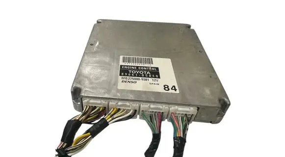 Toyota Avensis T250 Engine control unit/module 8966105840 2750009381 MB2750009381