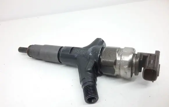 Subaru Outback Fuel injector 16613AA020 DENSO7890 04K01364