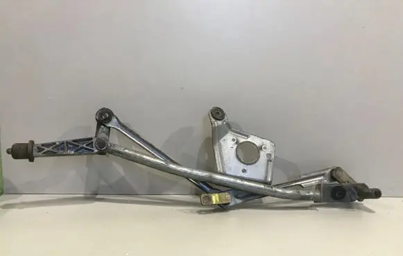 Volvo XC70 Front wiper linkage 182395