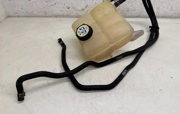 Ford Focus Coolant expansion tank/reservoir 3M5H8K218AH