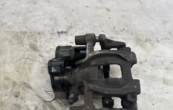BMW X2 F39 Rear brake caliper 1543679