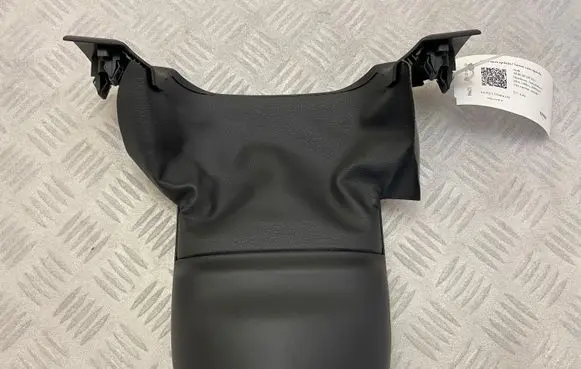 Steering wheel column trim