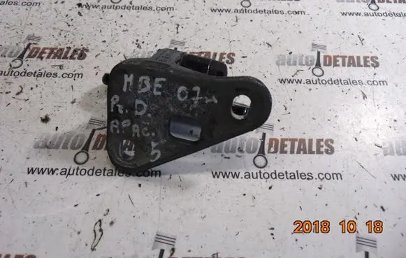 Mercedes-Benz E W211 Front door lower hinge 