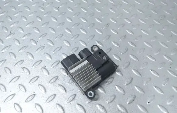 Toyota Yaris XP210 Coolant fan relay 89257K0010 4993003800