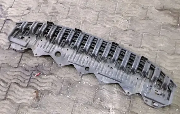 Toyota Urban Cruiser (XP110) Front bumper skid plate/under tray 5261852020